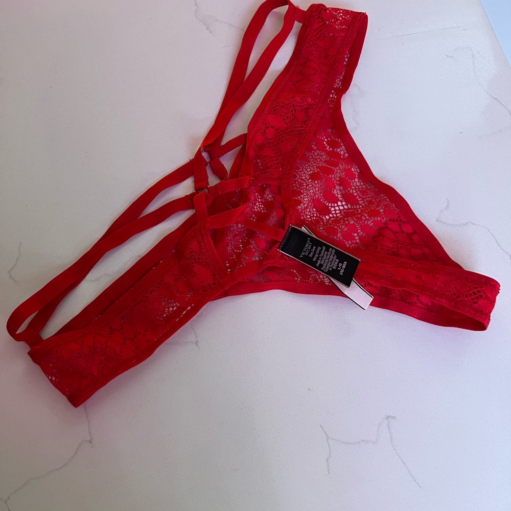 Victoria’s secret red and pink thong and underwear size L and M brand new - Picture 2 of 4